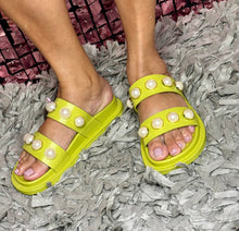 Cargar imagen en el visor de la galería, Sandalias de Perlas

