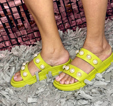 Cargar imagen en el visor de la galería, Sandalias de Perlas
