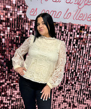 Cargar imagen en el visor de la galería, Elegant blouse

