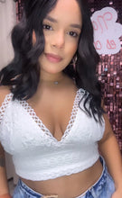 Cargar imagen en el visor de la galería, Crochet Top
